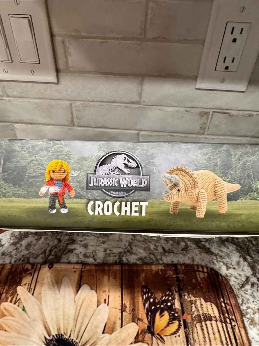 Jurassic World Crochet Kit — Beige/Brown Reptile Plush Crochet Set